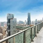 Penthouse Overlooking Dt Toronto Free Parking