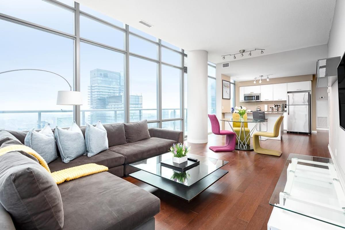 Penthouse Overlooking Dt Free Parking