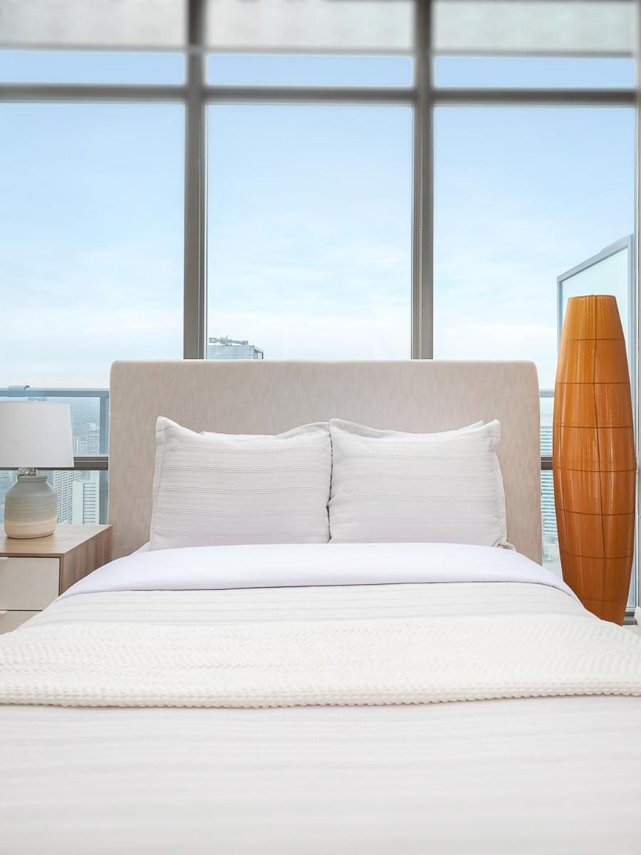 Penthouse Overlooking Dt Free Parking Apartment *