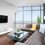Penthouse Overlooking Dt Toronto Free Parking