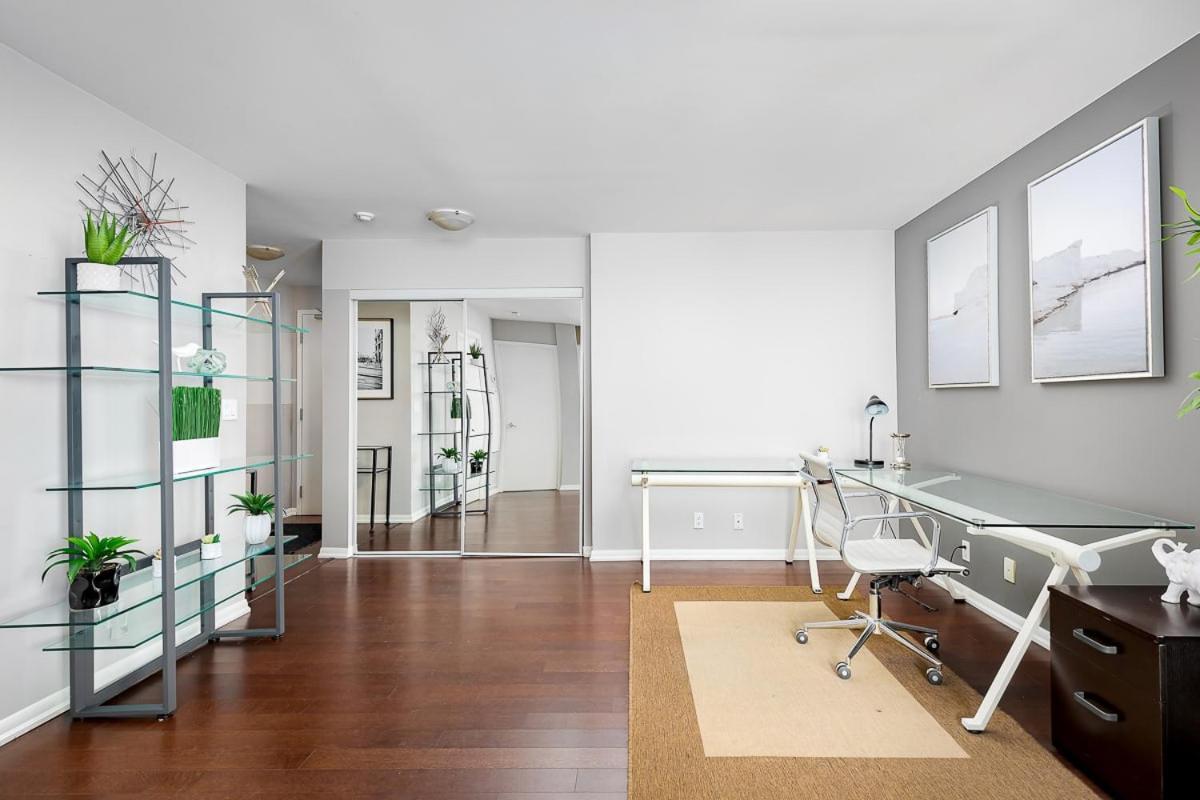 Apartment Penthouse Overlooking Dt Free Parking Toronto