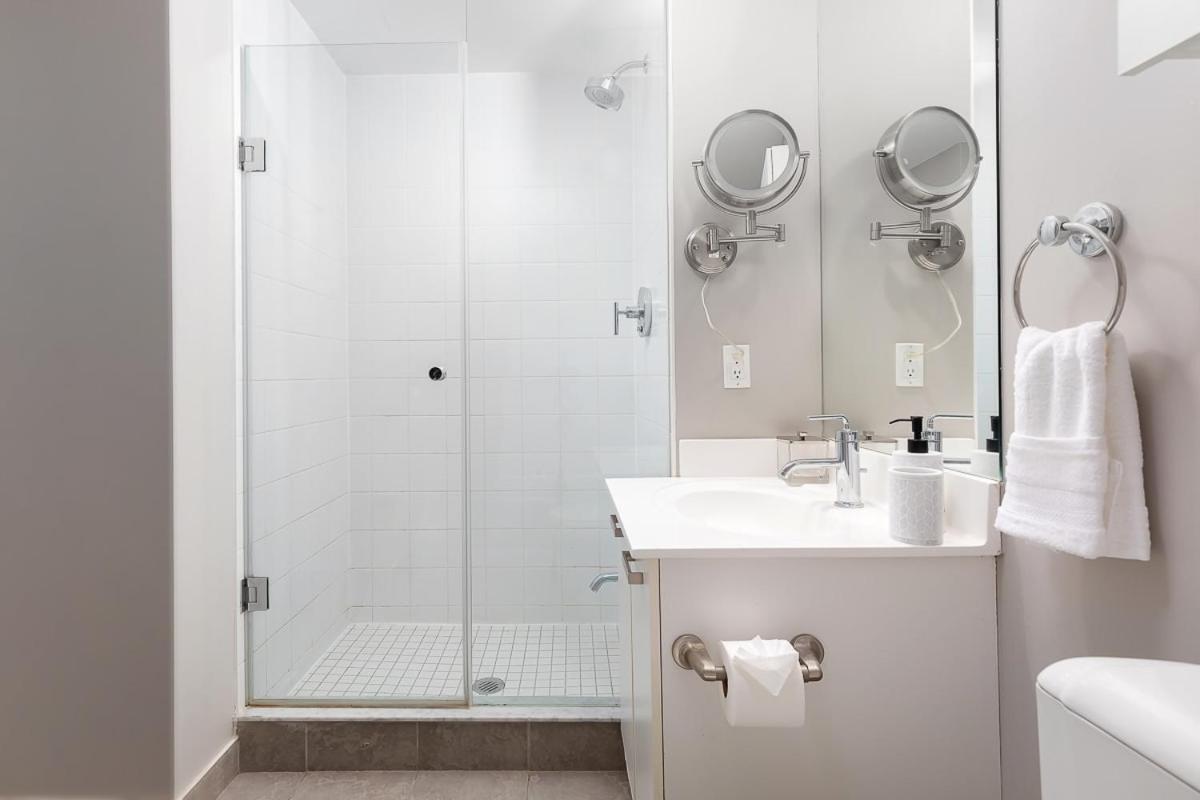 Penthouse Overlooking Dt Free Parking Apartment